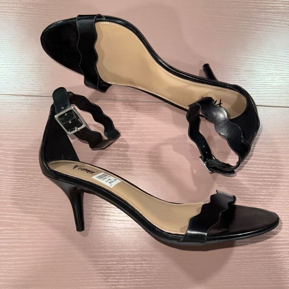 FIONI Clothing Black Scalloped Ankle-Strap Heels